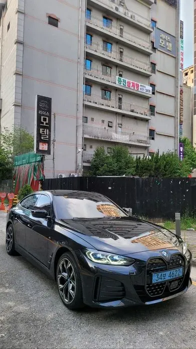 BMW i4