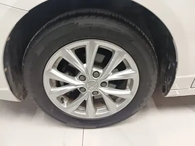 Roewe i5