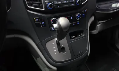 Hyundai Starex