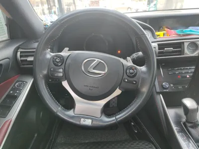 Lexus IS