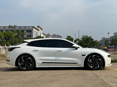 Zeekr 001