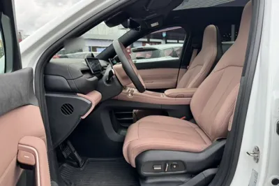Nio EC6
