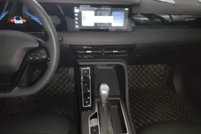 Roewe i5