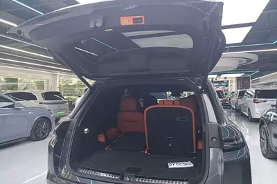 Li Auto L8