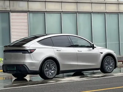 Tesla Model Y L