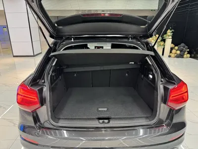 Audi Q2L e-tron