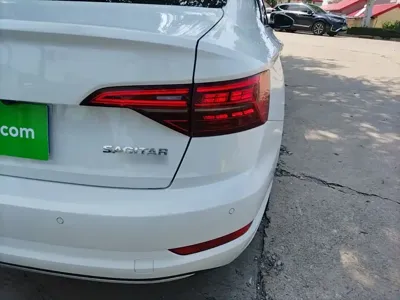 Volkswagen Sagitar