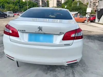 Peugeot 408