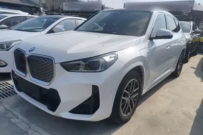 BMW iX1