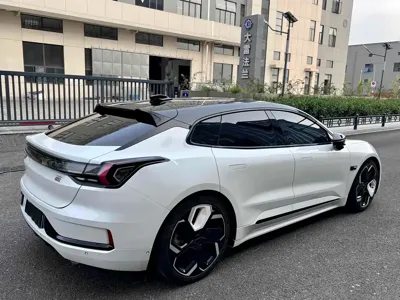 Zeekr 001