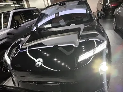 Nio ES8