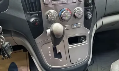 Hyundai Starex