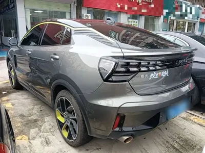 Lynk & Co 05