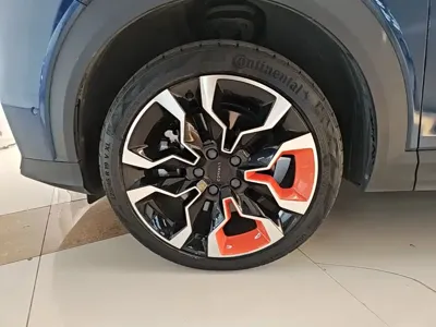 Lynk & Co 06