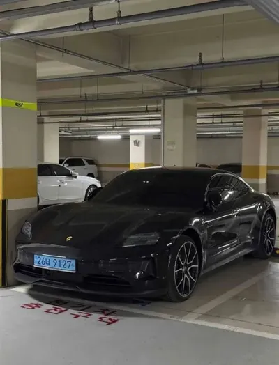 Porsche Taycan