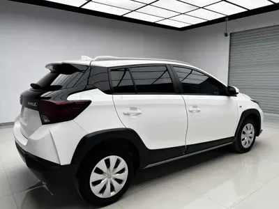 Toyota Yaris L