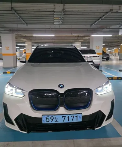 BMW iX3