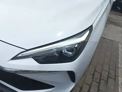 Roewe i5