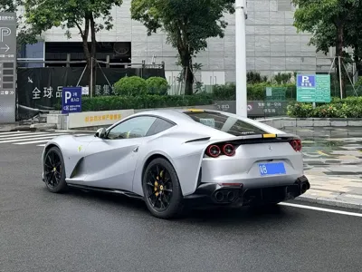 Ferrari 812