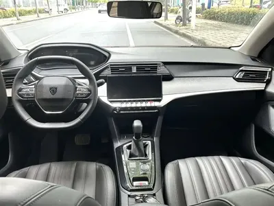 Peugeot 408