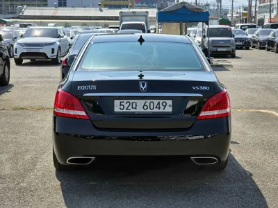 Hyundai Equus