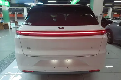 Li Auto L6