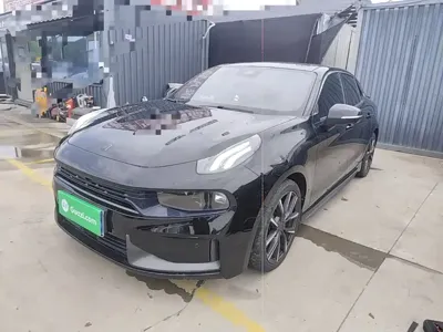 Lynk & Co 03