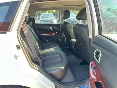 Venucia T70