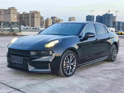 Lynk & Co 03