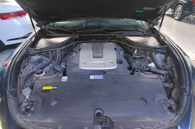 Infiniti Q70