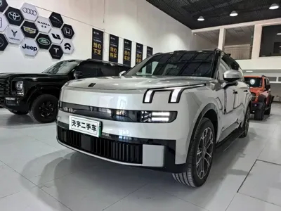 Lynk & Co 领克900