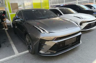 Lynk & Co 03