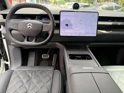 Nio ES8