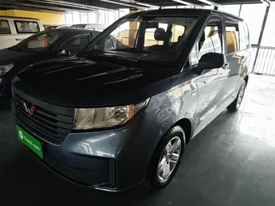 Wuling Hongguang Plus