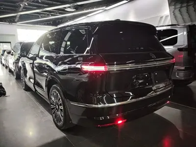 Nio ES8