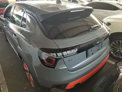 Lynk & Co 02