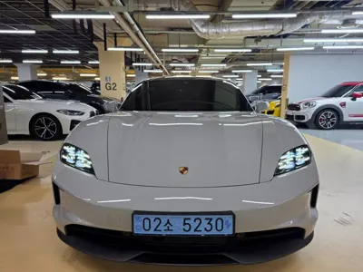 Porsche Taycan