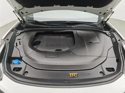 Lynk & Co 06
