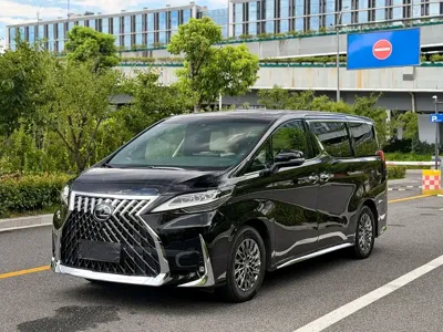Lexus LM