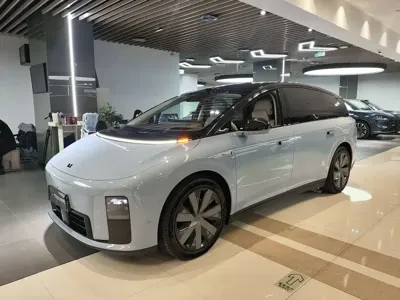 Li Auto 理想i8