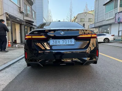 BMW i5