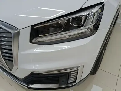 Audi Q2L e-tron