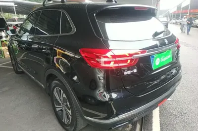 Hongqi HS5