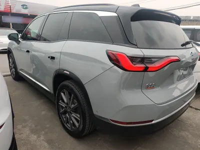 Nio ES8