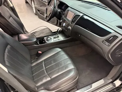 Hyundai Equus
