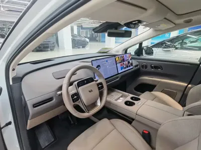 Li Auto 理想i8