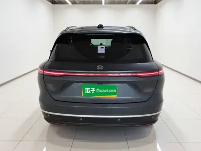 Nio ES8