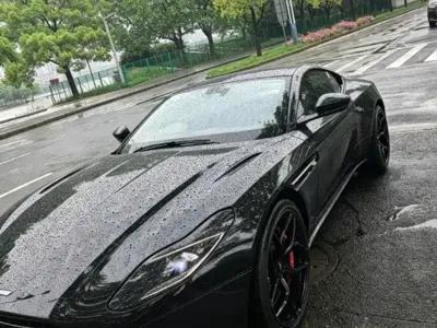 Aston Martin DB11