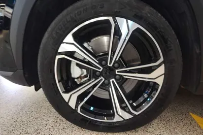Geely Galaxy L7
