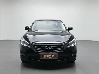 Infiniti Q70